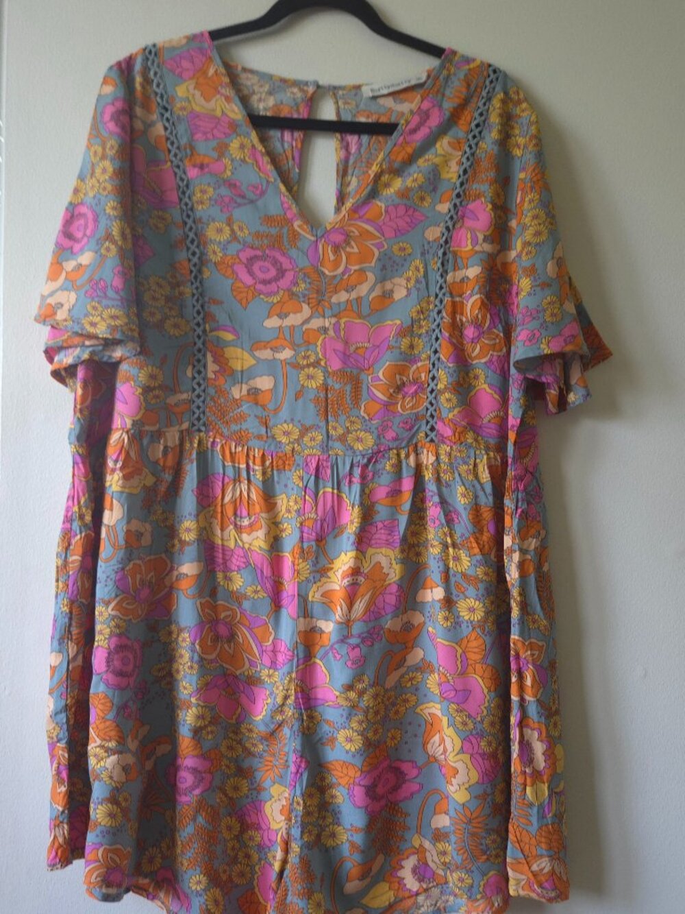 Rusttydustty Floral Romper Playsuit V-Neck Crochet Trim 70s Boho Flutter Sleeve